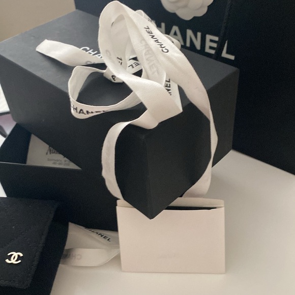 Brand new Chanel sunglasses pilot Blk/wht bag box receipt case - Picture 5 of 6